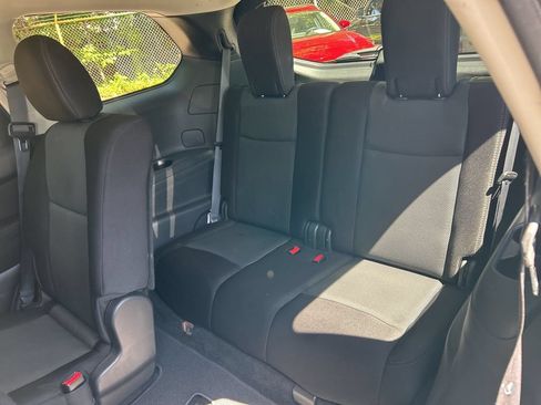 Used 2017 Nissan Pathfinder SV FWD image 27