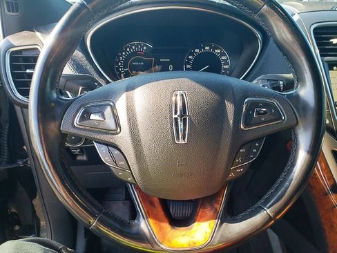 Used 2017 Lincoln MKX Reserve w/ Lincoln MKX Climate Package image 17