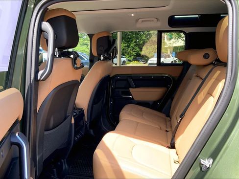 New 2026 Land Rover Defender 110 X-Dynamic SE AWD/4WD image 14