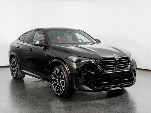 Used 2025 BMW X6 M Competition image 4
