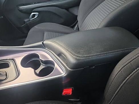 Used 2015 Dodge Challenger SXT w/ Sound Group image 53