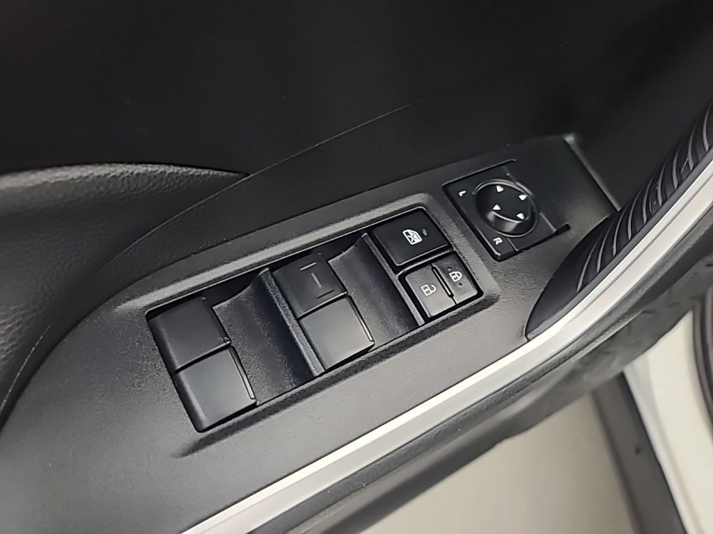 Used 2025 Toyota RAV4 LE AWD/4WD image 24