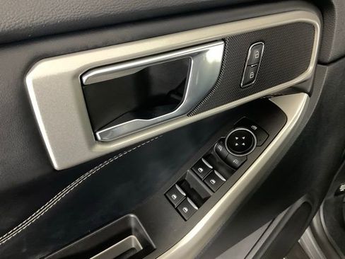 Used 2022 Ford Explorer XLT w/ Equipment Group 202A image 27