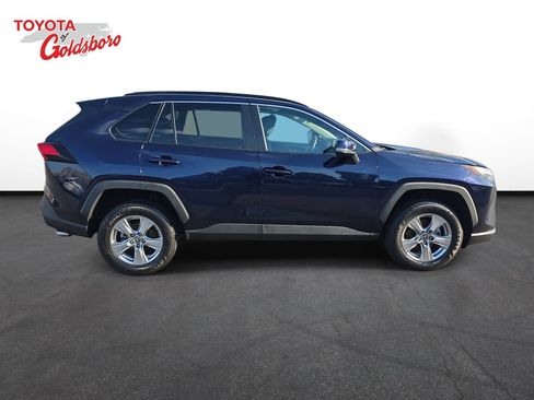 Used 2022 Toyota RAV4 XLE FWD image 4
