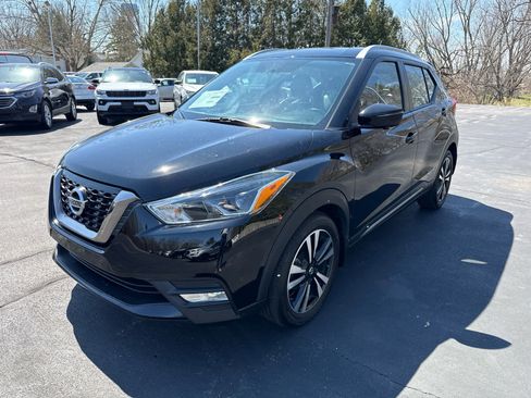 Used 2019 Nissan Kicks SR w/ SR Premium Package image 7