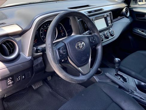 Used 2015 Toyota RAV4 LE FWD image 18