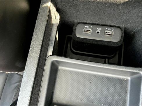 Used 2022 Chrysler 300 S image 35