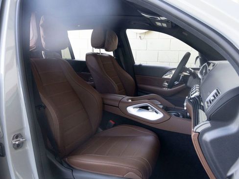 New 2026 Mercedes-Benz GLS 580 4MATIC image 26