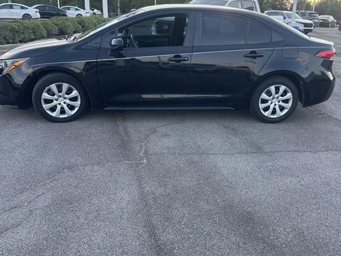 Used 2024 Toyota Corolla LE FWD image 2