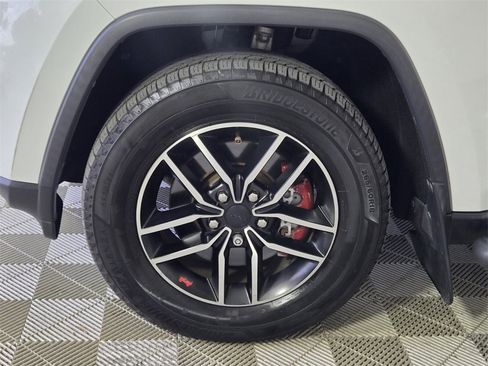 Used 2021 Jeep Grand Cherokee Trailhawk image 5