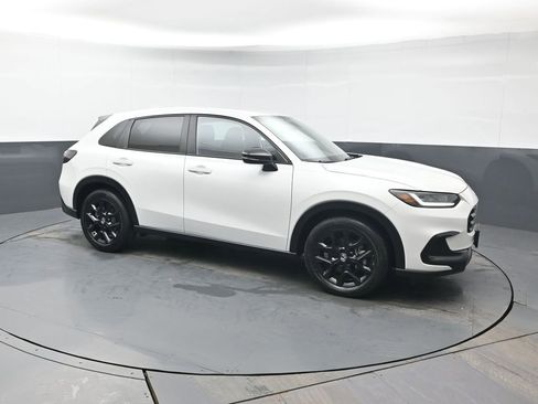 Certified 2024 Honda HR-V Sport image 10