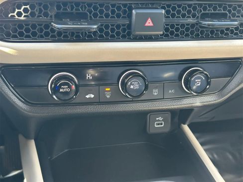 Used 2024 Honda HR-V LX image 18