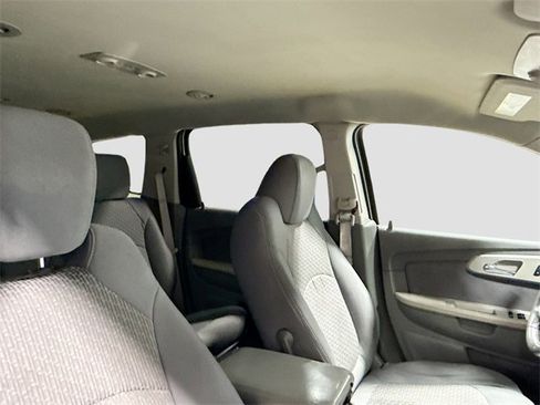 Used 2011 Chevrolet Traverse LS image 25