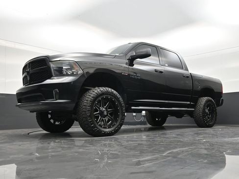 Used 2017 RAM 1500 Express w/ Black Ram 1500 Express Group AWD/4WD image 20