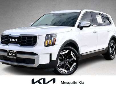 Used 2024 Kia Telluride S w/ S Sunroof Package