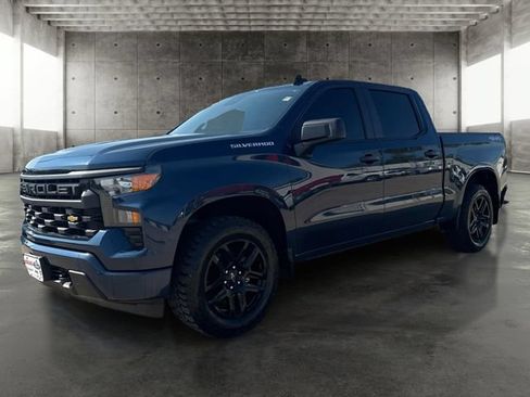 Used 2022 Chevrolet Silverado 1500 Custom AWD/4WD image 1