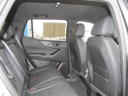 Used 2025 Chevrolet Equinox LT w/ Convenience Package II FWD image 17