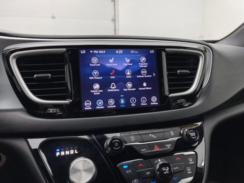 Used 2020 Chrysler Pacifica Touring-L Plus w/ S Appearance Package FWD image 26