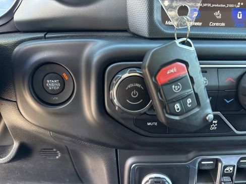 Used 2023 Jeep Wrangler Unlimited w/ Cold Weather Group AWD/4WD image 39