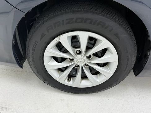 Used 2017 Toyota Camry LE FWD image 7