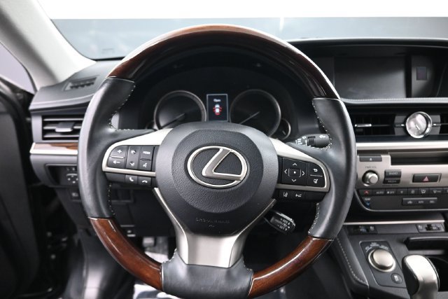 Used 2017 Lexus ES 350 w/ Premium Package FWD image 13