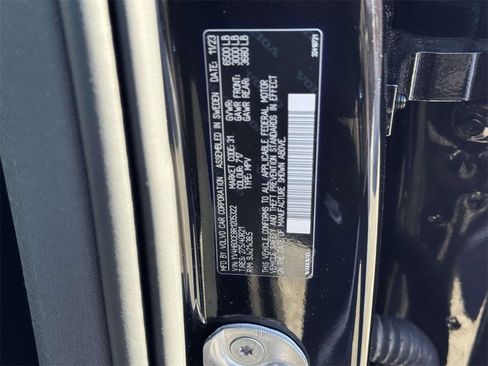 Certified 2024 Volvo XC90 T8 Plus w/ Protection Package Premier image 16