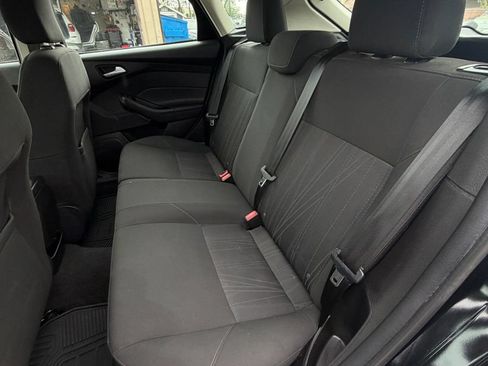 Used 2016 Ford Focus SE w/ SE Cold Weather Package FWD image 15