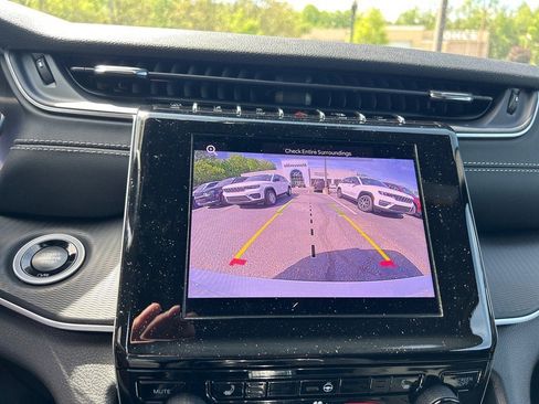 New 2025 Jeep Grand Cherokee L Altitude image 13