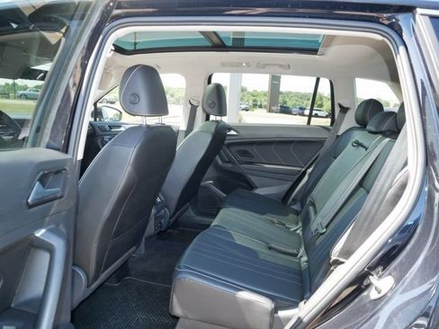 Certified 2022 Volkswagen Tiguan SE AWD/4WD image 17