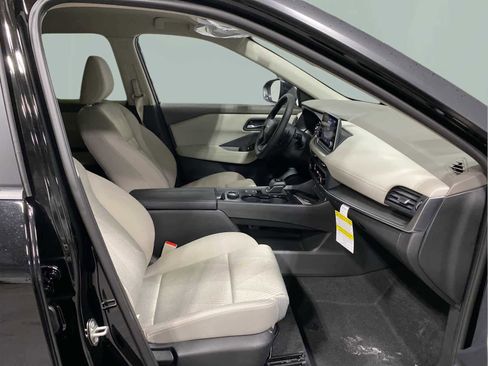 Used 2025 Nissan Rogue SV image 20