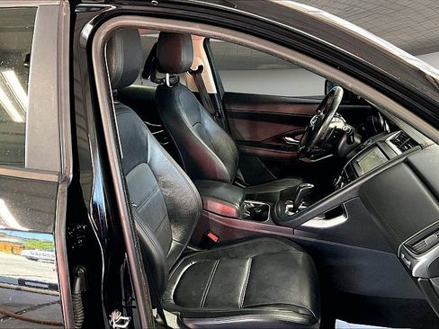 Used 2019 Jaguar E-PACE S AWD/4WD image 6