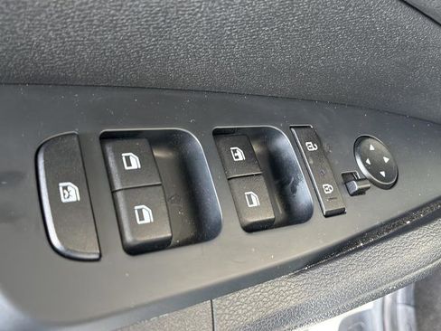 Used 2025 Kia Sportage LX FWD image 21