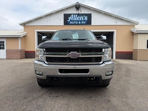 Used 2014 Chevrolet Silverado 2500 LTZ w/ LTZ Plus Package AWD/4WD image 2