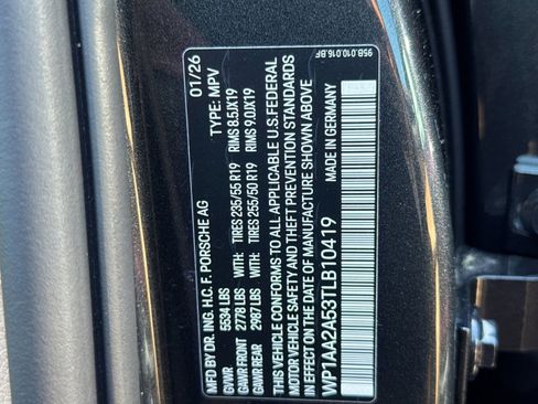 New 2026 Porsche Macan AWD/4WD image 34