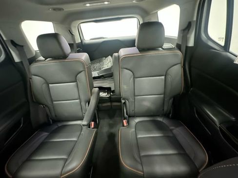 Used 2023 GMC Acadia AT4 w/ Technology Package AWD/4WD image 26