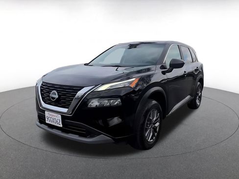 Used 2023 Nissan Rogue S image 7
