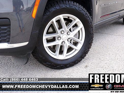Used 2023 Jeep Grand Cherokee L Laredo image 40