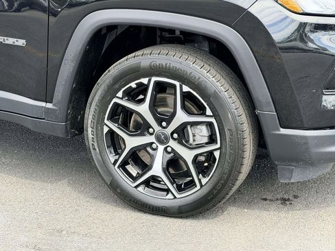 Used 2025 Jeep Compass Limited image 22