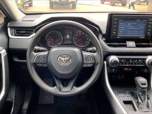 Used 2020 Toyota RAV4 XLE image 6
