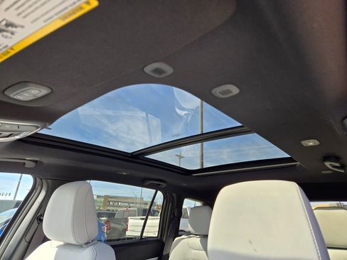 New 2026 Jeep Cherokee Overland image 25