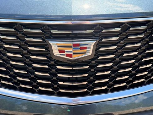 Used 2021 Cadillac XT4 Luxury w/ Cold Weather Package AWD/4WD image 13