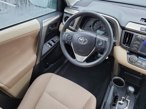 Used 2013 Toyota RAV4 XLE image 16