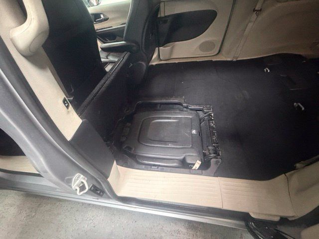 Used 2020 Chrysler Pacifica Touring-L FWD image 23