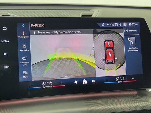 Certified 2025 BMW X2 xDrive28i w/ Premium Package image 19