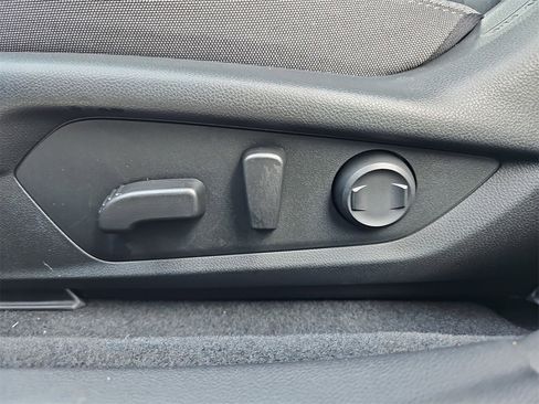 Certified 2025 Subaru Crosstrek 2.0i Premium image 29