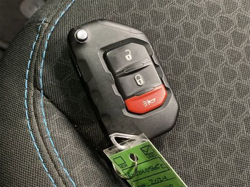 Used 2024 Jeep Wrangler Rubicon image 30