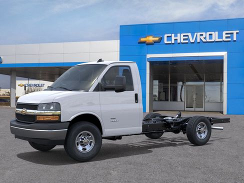 New 2025 Chevrolet Express 3500 w/ Power Convenience Package image 2