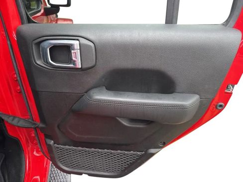 Used 2021 Jeep Wrangler Unlimited Sahara image 29