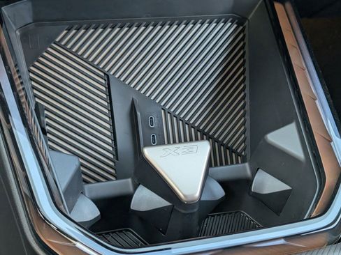 Used 2025 BMW X3 xDrive30i w/ Premium Package image 21