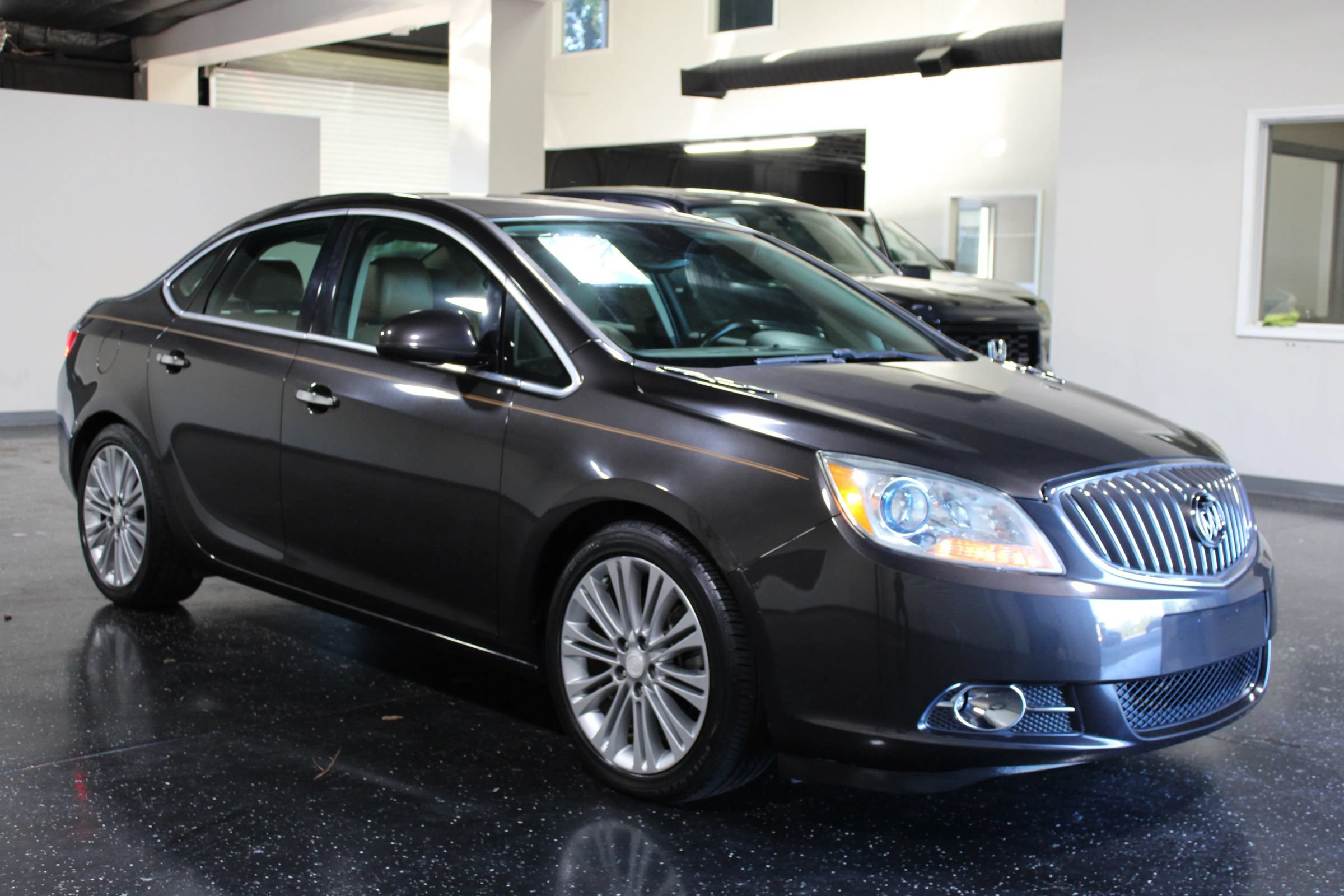 Used 2013 Buick Verano Leather FWD image 2